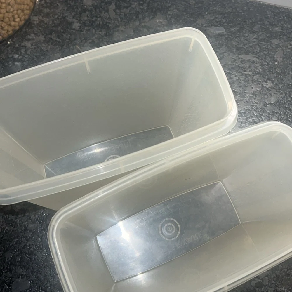 Set of 2 vintage Tupperware cereal containers. In excellent condition. P…